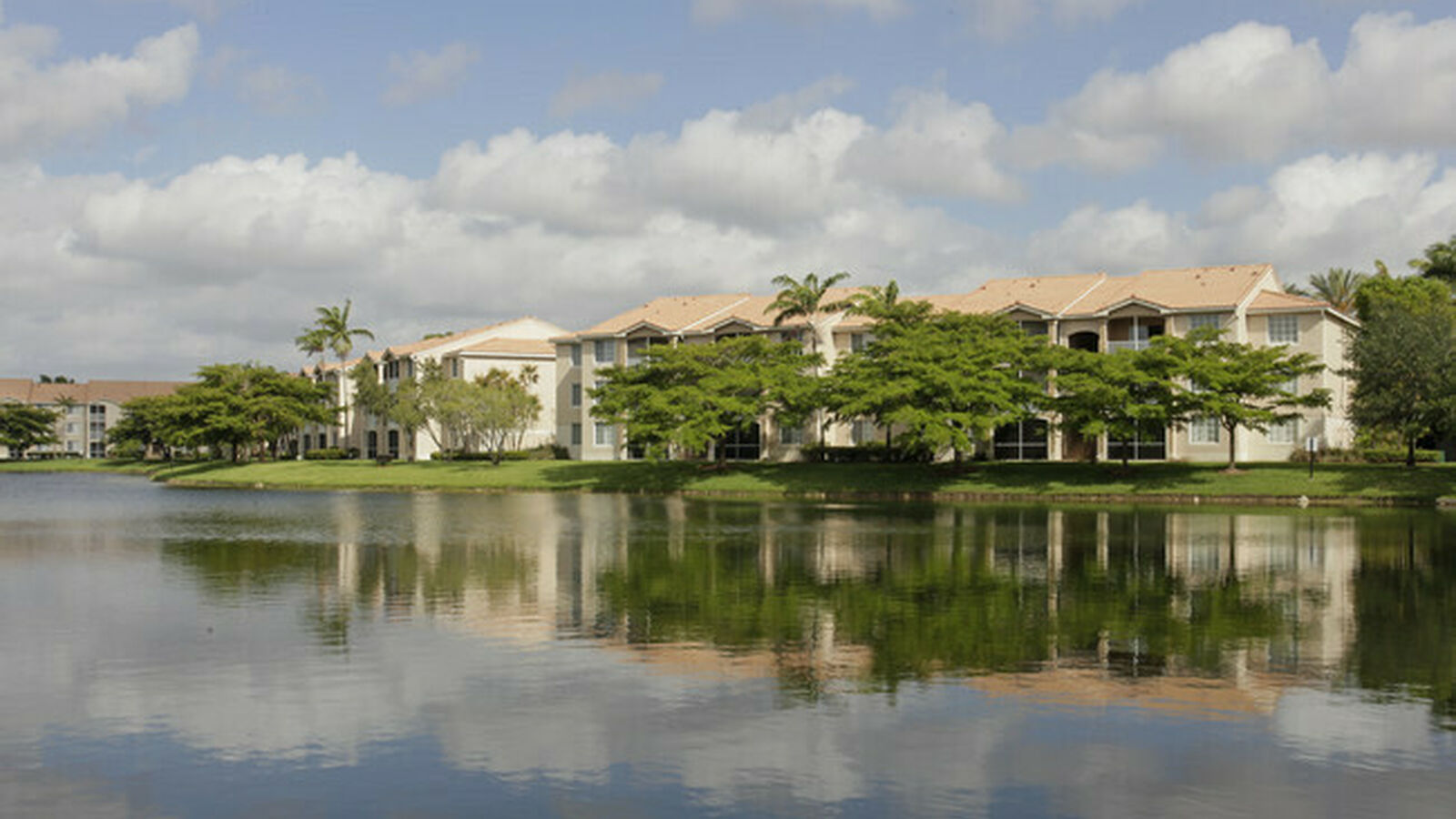 Stonehill The Palms at Sawgrass Mills